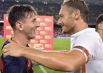 Francesco Totti e Lionel Messi in un recente Gamper