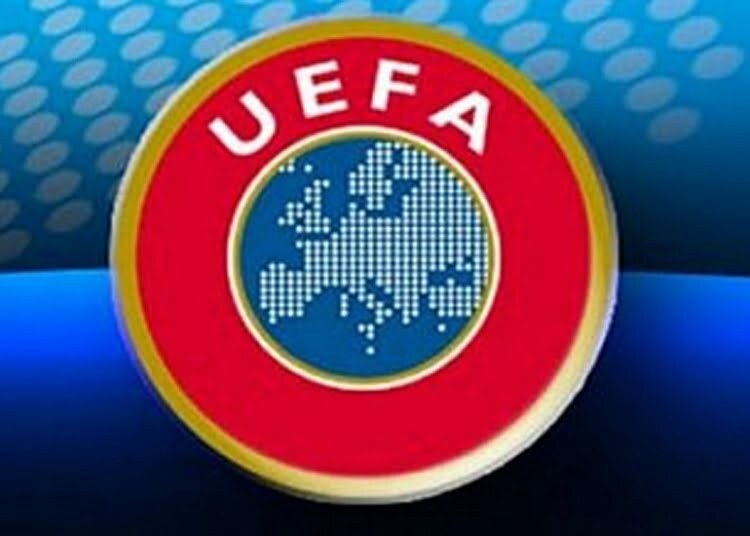Card UEFA G TuttoASRoma.it UEFA Ok per le 5 sostituzioni e altre regole... (C.U.) Tutte le News AS Roma FC Notizie Calendario Partite Calciomercato Info Biglietti Store