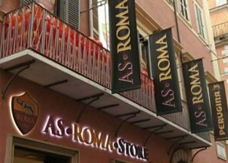 Rimuovi il termine: Il Roma Store del Via del Corso Il Roma Store del Via del Corso