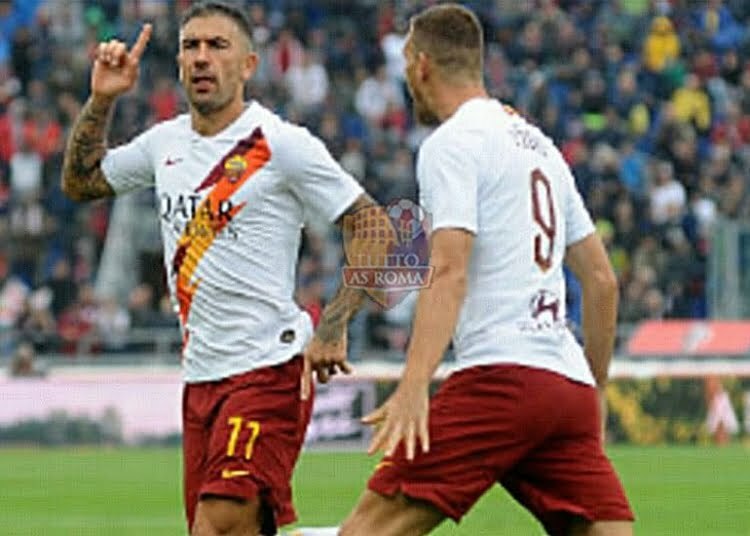 Kolarov esulta con Dzeko gol Bologna-Roma - Photo by Getty Images