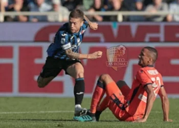 Rodrigo Becao a terra nella partita contro l'Atalanta - Photo by Getty Images