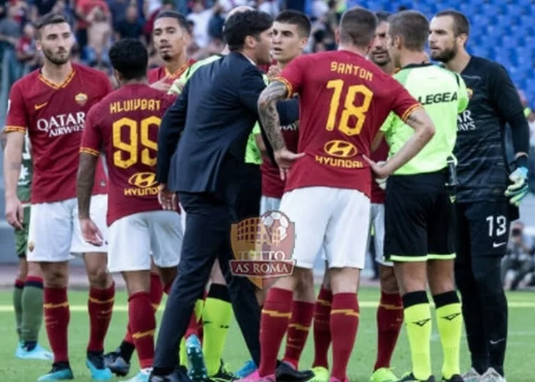 Fonseca furioso contro l'arbitro Massa in Roma-Cagliari - Photo by Getty Images