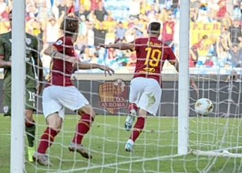 Nikola Kalinic esulta al gol poi annullato in Roma-Cagliari - Photo by Getty Images