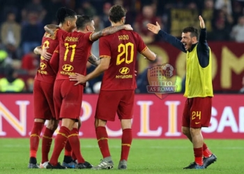 Alessandro Florenzi esulta con i compagni a fine gara Roma-Milan- Photo by Getty Images