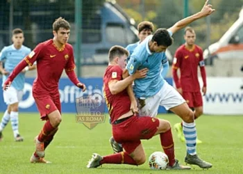 Wiktor Plesnierowicz in azione durante il derby - Photo by Getty Images