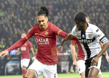 Chris Smalling in azione in Parma-Roma - Photo by Getty Images