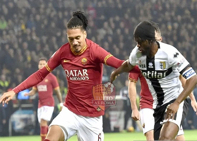 Chris Smalling in azione in Parma-Roma - Photo by Getty Images