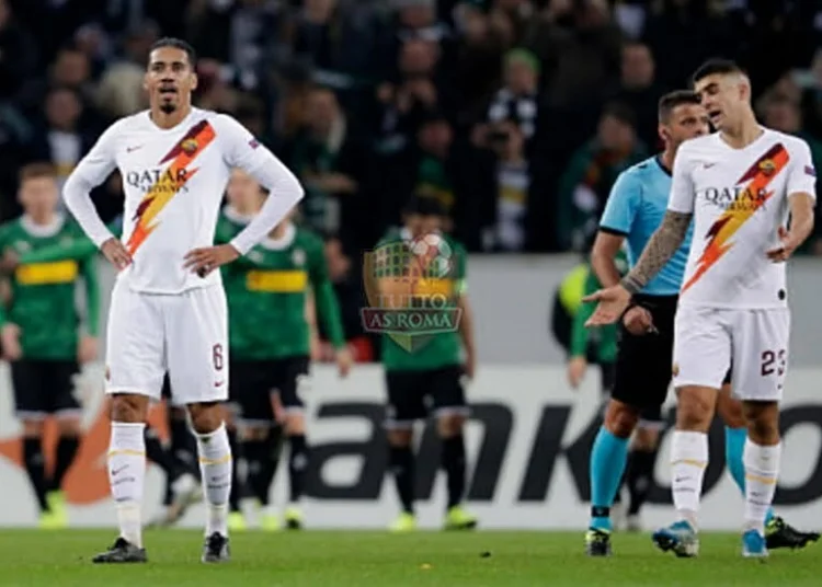 Chris Smalling e Gianluca Mancini Delusi dopo il gol del Borussia - Photo by Getty Images