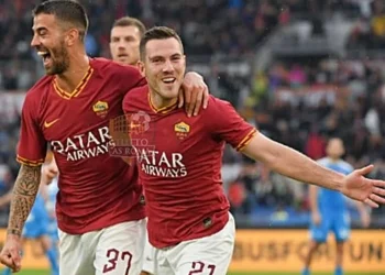 Leonardo Spinazzola festeggia al gol su rigore di Veretout in Roma-Napoli - Photo by Getty Images