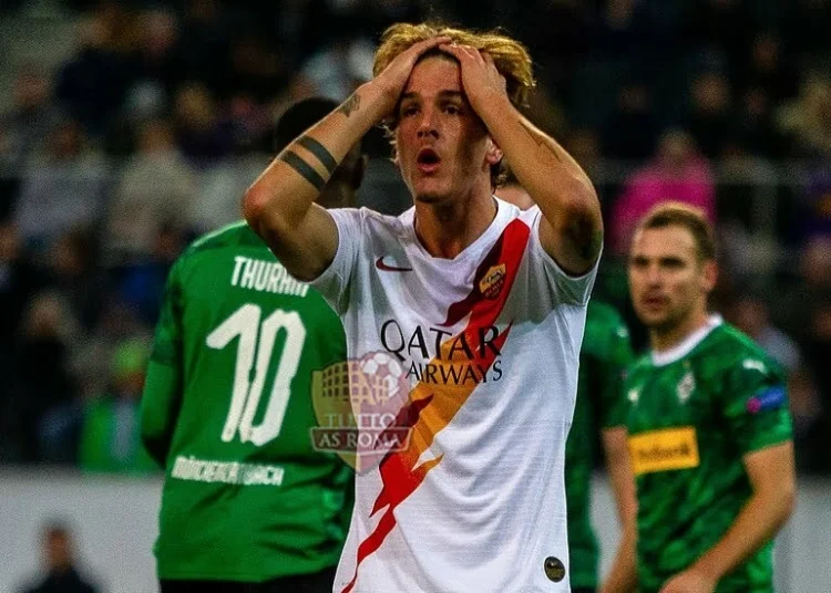 Nicolò Zaniolo deluso dopo Borussia-Roma - Photo by Gety Images