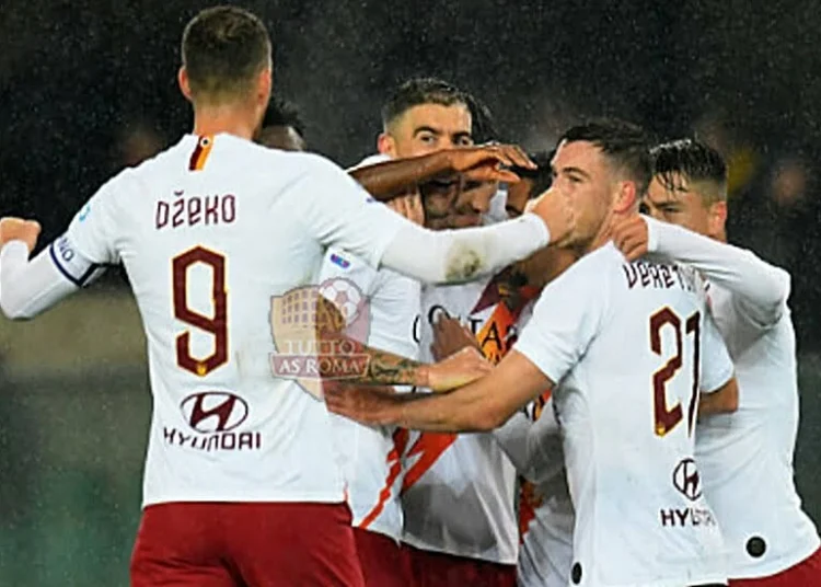 Edin Dzeko e Alexandra Kolarov esultano al primo gol di Justin Kluivert contro il Verona - Photo by Getty Images