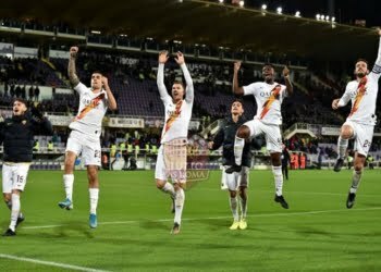 La gioia dei giocatori della Roma dopo la vittoria sulla Fiorentina sotto al settore ospiti romanista il 20 dicembre 2019 - Photo by Getty Images