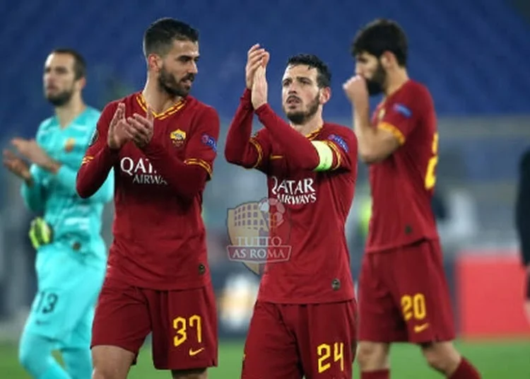 Alessandro Florenzi saluta i tifosi a fine partita Roma-Wolfsberg - Photo by Getty Images