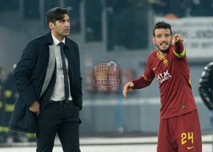 Paulo Fonseca in panchina discute con Alessandro Florenzi durante Roma-Spal - Photo by Getty Images