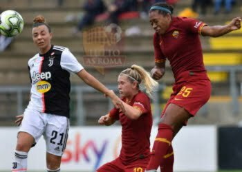 Allyson Swaby contrasta Arianna Caruso in Roma-Juventus - Photo by Getty Images