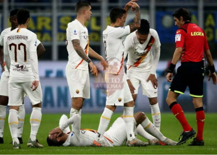 David Santon dolorante a terra dopo il problema muscolare patito durante Inter-Roma che lo ha costretto a uscire - Photo by Getty Images