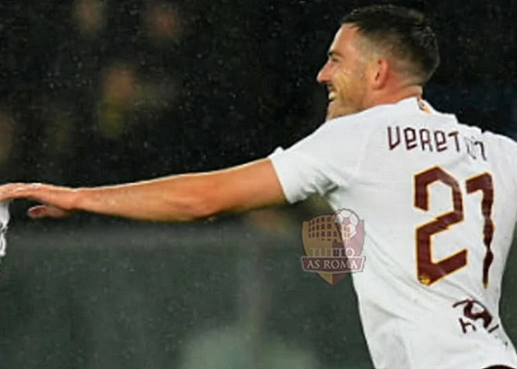 Jordan Veretout esulta al gol di Justin Kluivert in Verona-Roma - Photo by Getty Images