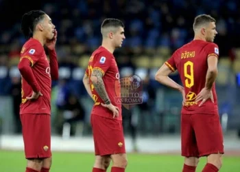 Edin Dzeko esce deluso alla fine della partita contro il Torino - Photo by Getty Images