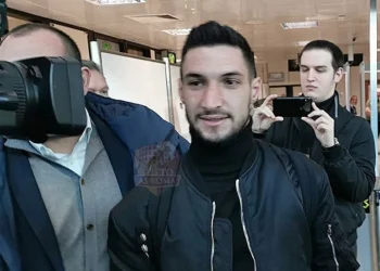 Matteo Politano fotografato all'arrivo a Fiumicino - Photo by Tuttoasroma