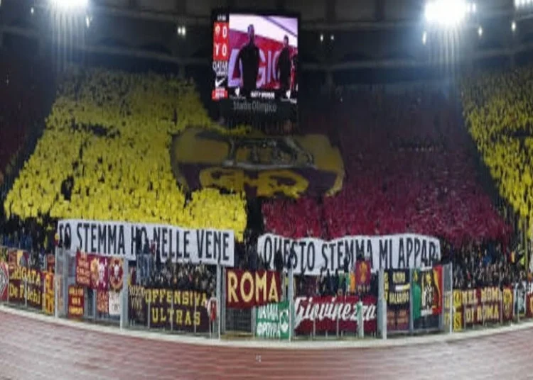 La scenografia della Curva Sud nel derby - Photo by Getty Images