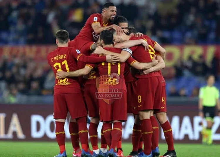 Bruno Peres esulta con i compagni Roma-Lecce - Photo by Getty Images