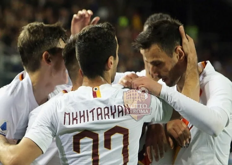 Nikola Kalinic esulta al gol con Mkhitaryan in Cagliari-Roma - Photo by Getty Images