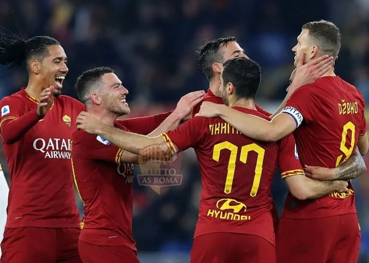 Smalling e Mkhitaryan esultano al gol in Roma-Lecce - Photo by Getty Images