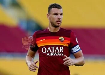 Edin Dzeko in azione in Roma-Fiorentina - Photo by Getty Images