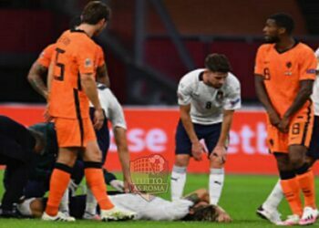 Zaniolo a terra sofferente dopo l'infortunio in Olanda-Italia - Photo by Getty Images