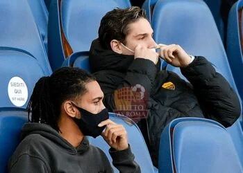 Nicolò Zaniolo e Chris Smalling in tribuna all'Olimpico - Photo by Getty Images