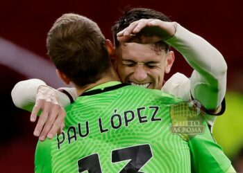 Pau Lopez e Roger Ibanez - Photo by Getty Images