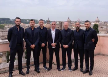 Stefano Rapetti, il vice Joao Sacramento, Nuno Santos, Josè Mourinho, Carlos Lalin, Giovanni Cerra e Michele Salzarulo