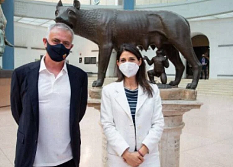 Josè Mourinho e Virginia Raggi - Photo by Getty Images