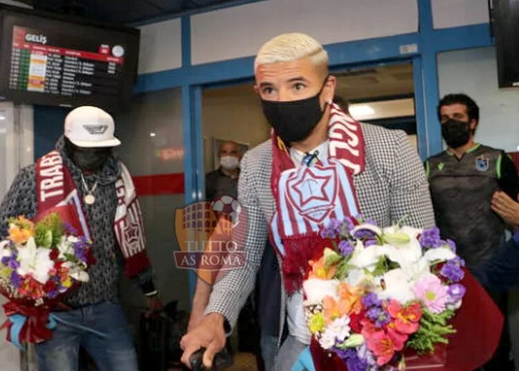 Bruno Peres e Gervinho - Photo by Getty Images