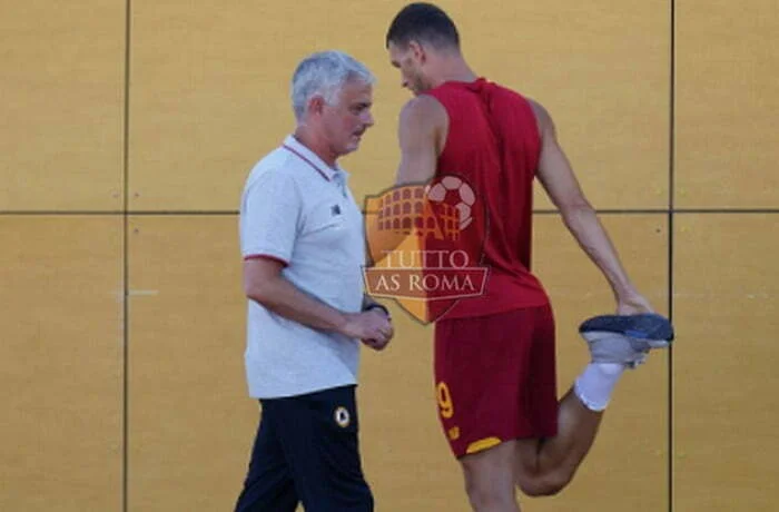 Josè Mourinho ed Edin Dzeko - Photo by Getty Images