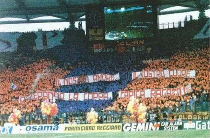 La scen
ografia della curva sud nella finale di ritorno contro l'Inter all'Olimpico nel 1991