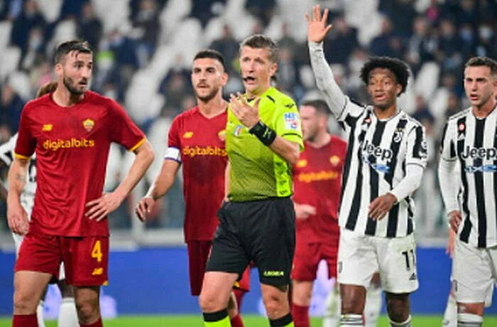 Bryan Cristante e Daniele Orsato - Photo by Getty Images