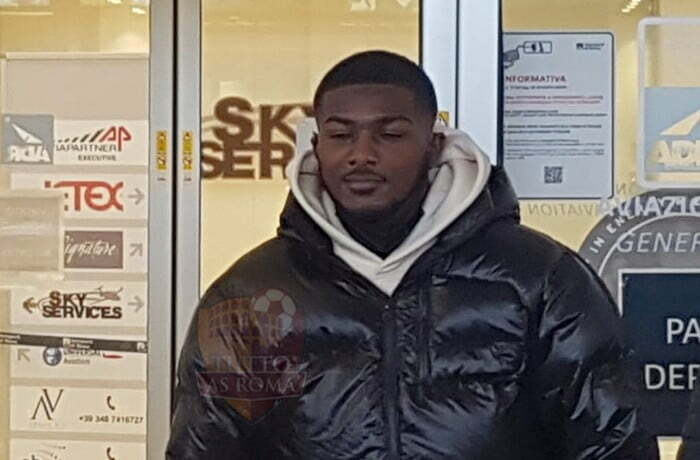 Maitland-Niles Arrivo Ciampino 4 07012022