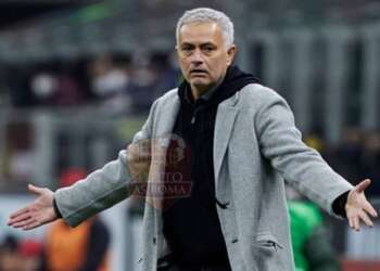 Mourinho Panchina 2 Milan-Roma 06012022