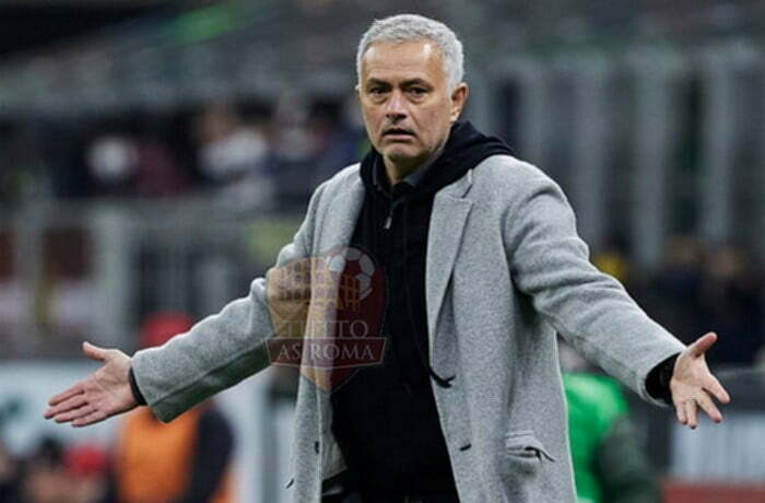 Mourinho Panchina 2 Milan-Roma 06012022