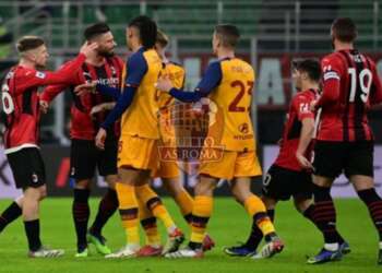 Smalling Azione Milan-Roma 06012022