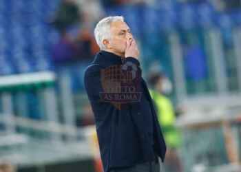 Mourinho Panchina Roma-Vitesse 17032022