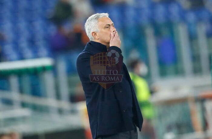 Mourinho Panchina Roma-Vitesse 17032022