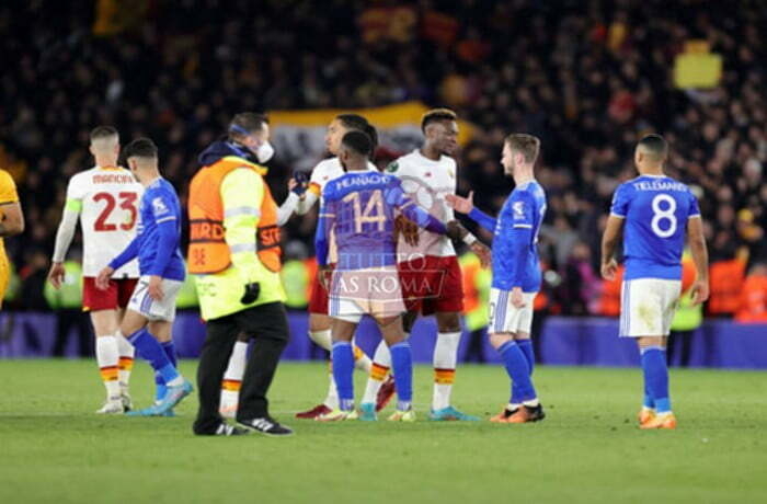 Abraham Saluta fine partita Leicester-Roma 28042022