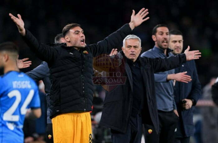 Mourinho Panchina 2 Napoli-Roma 18042022