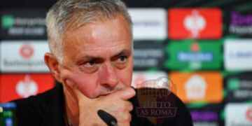 Mourinho Lacrime in conferenza Roma-Feyenoord 25052022