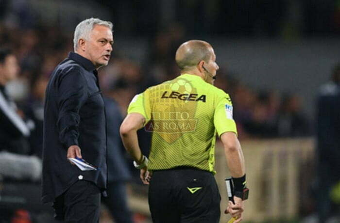 Mourinho Panchina Fiorentina-Roma 09052022