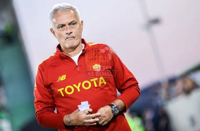 Mourinho Panchina Ludogorets-Roma 08092022