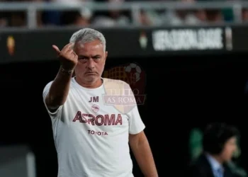 Mourinho Panchina Real Betis-Roma 13102022