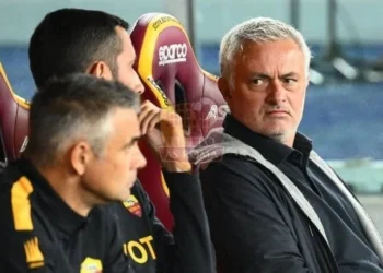 Mourinho Panchina Roma-Lecce 09102022